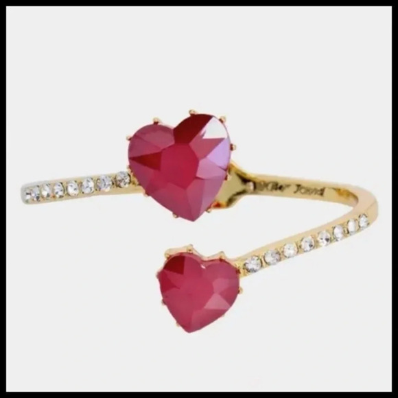 BETSEY JOHNSON Gold Tone ‘Look Into Your Heart’ Bypass Hinge Bangle Crystal NWT - Picture 2 of 4